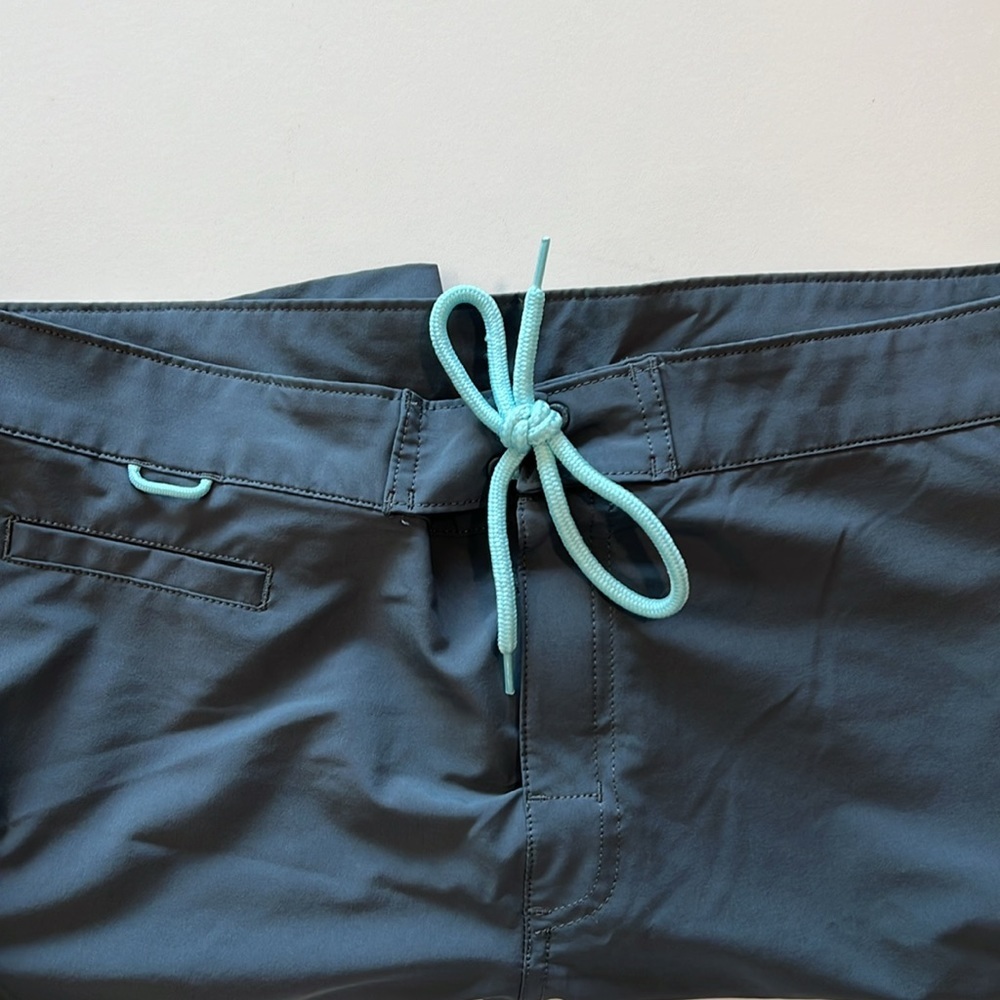 Duluth Trading - 38, men’s athletic shorts, drawstring - Picture 5 of 9